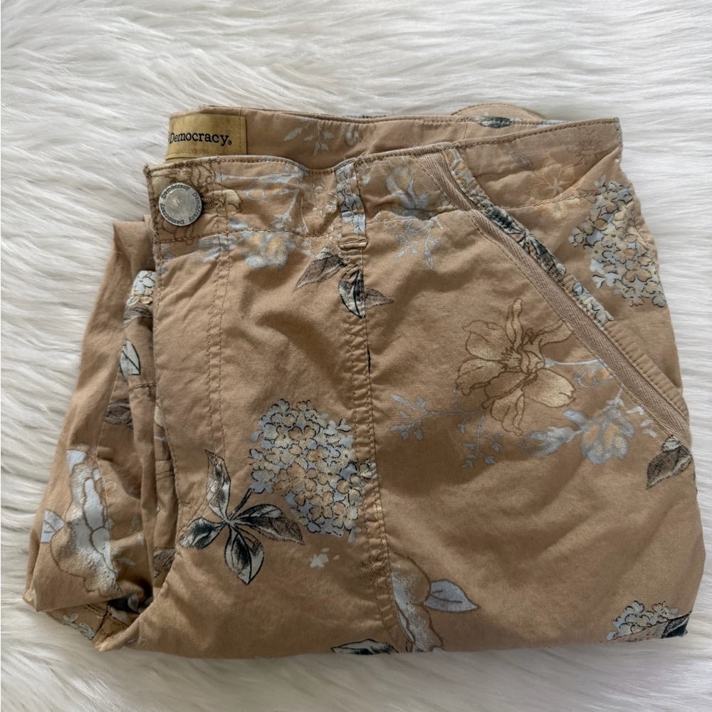 Democracy Flex-ellent Straight Leg Floral Print Tan Pants/Capris